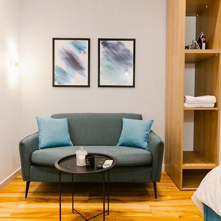 Durres Str Modern Apartments - The Nest Тирана Екстер'єр фото