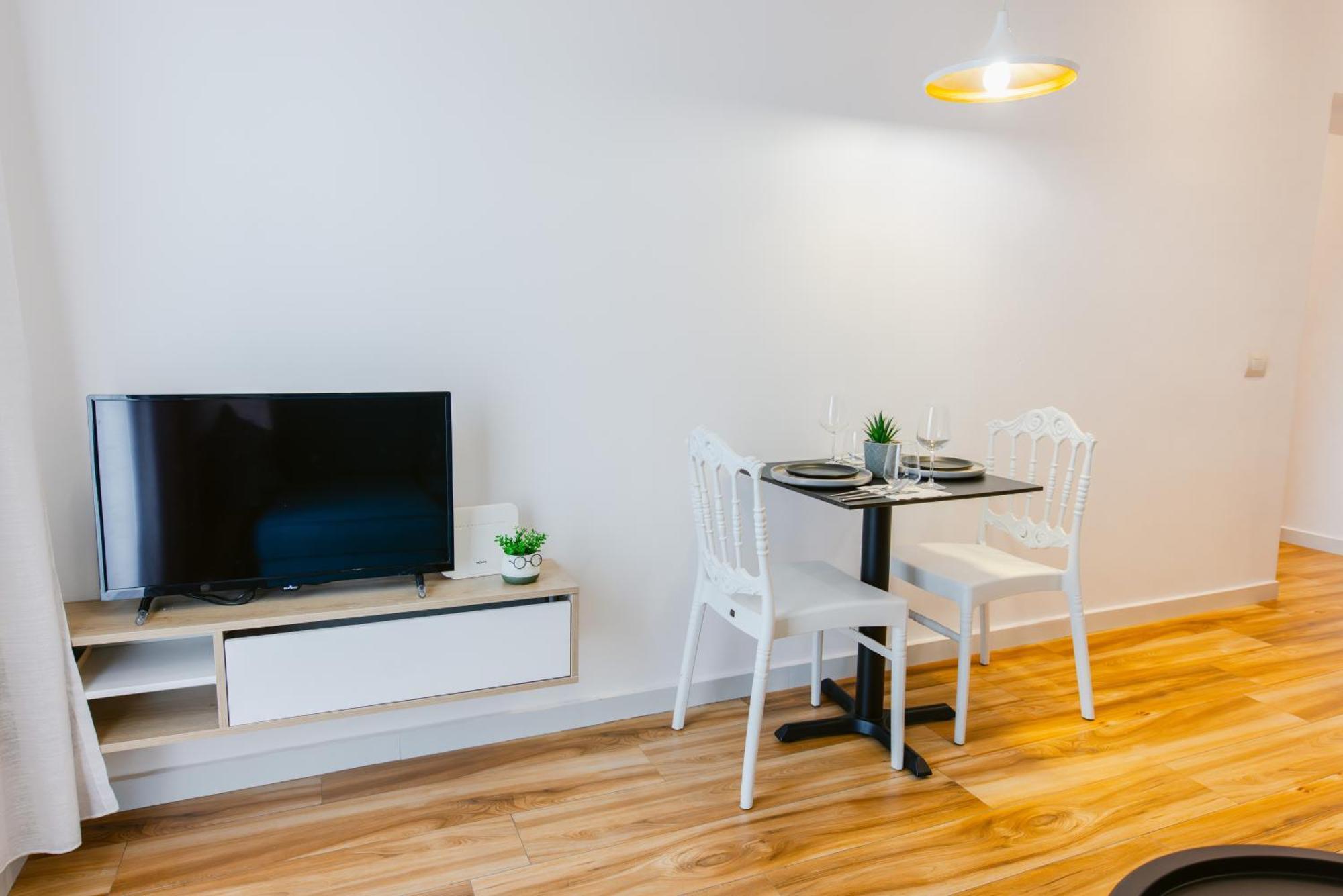 Durres Str Modern Apartments - The Nest Тирана Екстер'єр фото